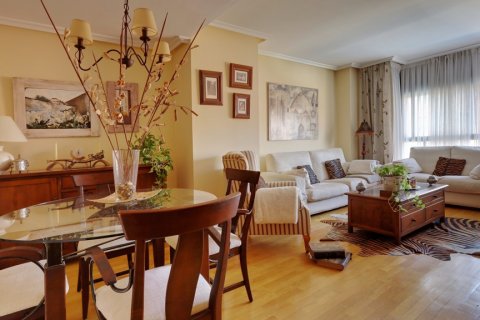 Продажа квартиры в Мадрид, Испания 4 спальни, 149м2 №122108 - фото 4