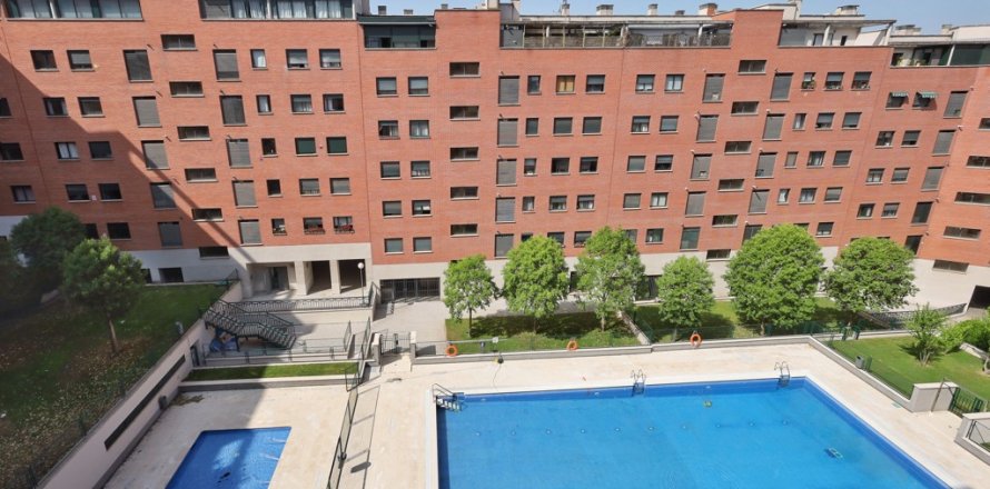 Квартира в Мадрид, Испания 4 спальни, 149м2 №122108