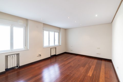 Apartament Madrid, Hiszpania 4 sypialnie, 330 mkw. nr 122113 – zdjęcie 4