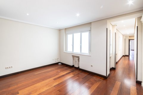 Apartament Madrid, Hiszpania 4 sypialnie, 330 mkw. nr 122113 – zdjęcie 15