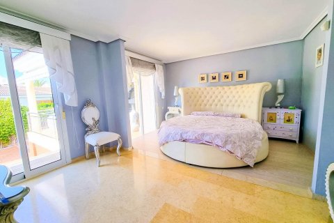 Villa for sale La Mata, Alicante, Spain 5 bedrooms, 367 sq.m. No. 125982 - photo 4