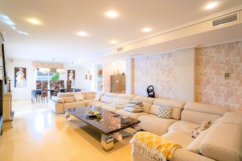 Villa for sale La Mata, Alicante, Spain 5 bedrooms, 367 sq.m. No. 125982 - photo 17