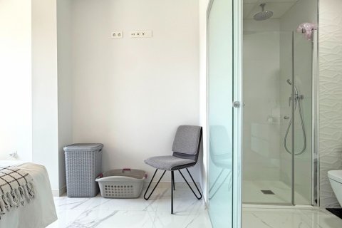 Huoneisto myytävänä Alicante, Espanja, 2 makuuhuonetta, 84 m2 No. 125889 - kuva 16