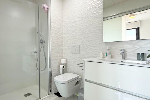 Huoneisto myytävänä Alicante, Espanja, 2 makuuhuonetta, 84 m2 No. 125889 - kuva 13