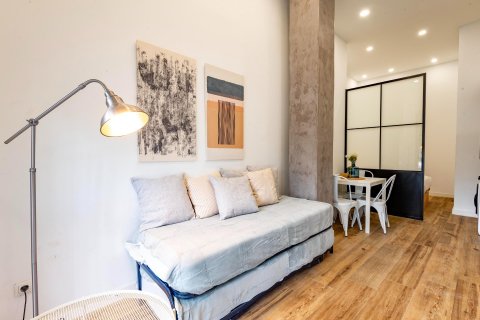 Продажа квартиры в Мадрид, Испания 2 спальни, 60м2 №120055 - фото 1