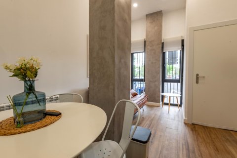 Продажа квартиры в Мадрид, Испания 2 спальни, 60м2 №120055 - фото 15
