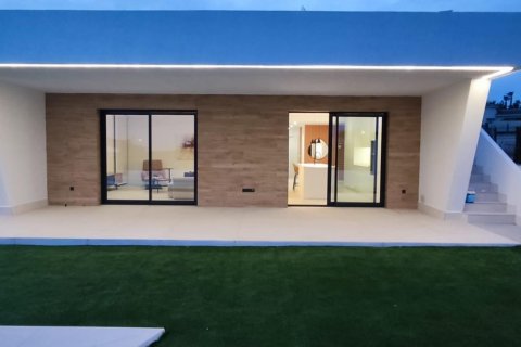 Villa till salu Ciudad Quesada, Alicante, Spanien 3 sovrum, 150 kvm. Nr. 125582 - foto 1