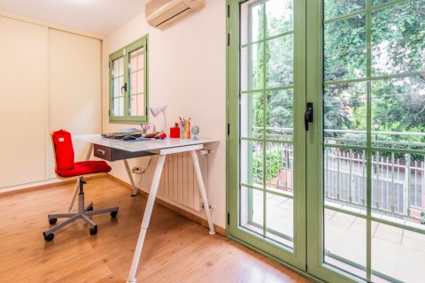 House for sale Madrid, Spain 5 bedrooms, 186 sq.m. No. 122370 - photo 10