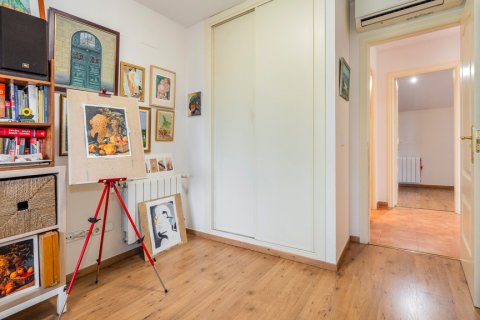 House for sale Madrid, Spain 5 bedrooms, 186 sq.m. No. 122370 - photo 3