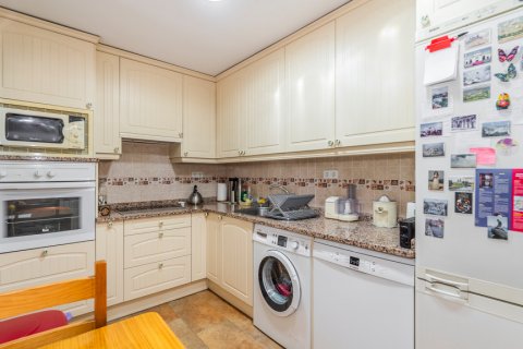 House for sale Madrid, Spain 5 bedrooms, 186 sq.m. No. 122370 - photo 21
