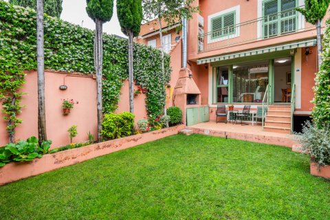 House for sale Madrid, Spain 5 bedrooms, 186 sq.m. No. 122370 - photo 1