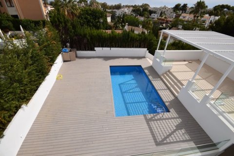 Villa for sale Nueva Andalucia, Malaga, Spain 4 bedrooms, 370 sq.m. No. 127492 - photo 1