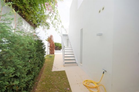 Villa for sale Nueva Andalucia, Malaga, Spain 4 bedrooms, 370 sq.m. No. 127492 - photo 28