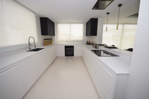 Villa for sale Nueva Andalucia, Malaga, Spain 4 bedrooms, 370 sq.m. No. 127492 - photo 5