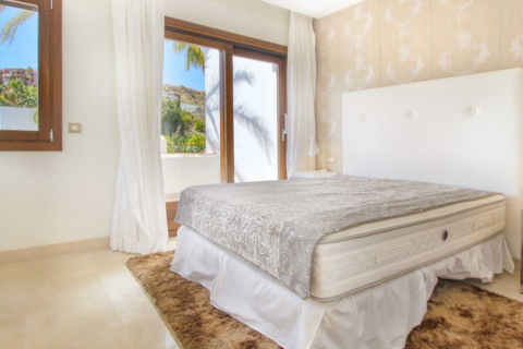 Kaupunkipientalo myytävänä Benahavis, Malaga, Espanja, 3 makuuhuonetta, 180 m2 No. 127487 - kuva 14