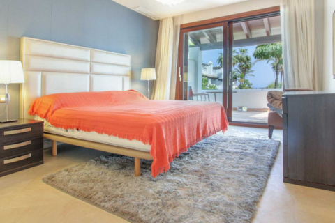 Kaupunkipientalo myytävänä Benahavis, Malaga, Espanja, 3 makuuhuonetta, 180 m2 No. 127487 - kuva 10