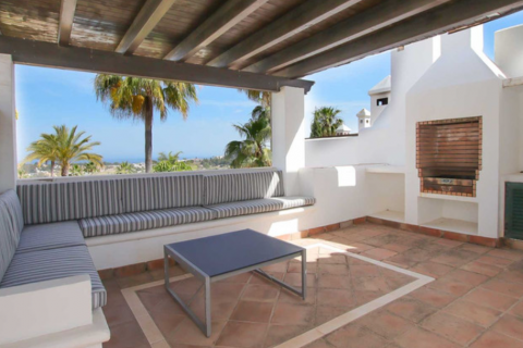 Kaupunkipientalo myytävänä Benahavis, Malaga, Espanja, 3 makuuhuonetta, 180 m2 No. 127487 - kuva 7