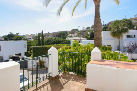Kaupunkipientalo myytävänä Benahavis, Malaga, Espanja, 3 makuuhuonetta, 180 m2 No. 127487 - kuva 4
