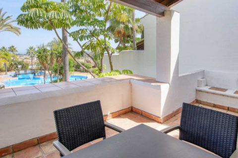 Kaupunkipientalo myytävänä Benahavis, Malaga, Espanja, 3 makuuhuonetta, 180 m2 No. 127487 - kuva 8