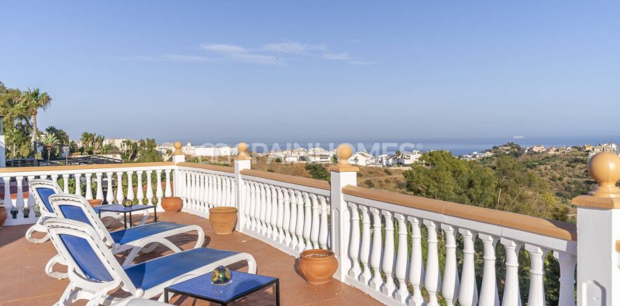 Villa Benalmadena, Malaga, Espagne 7 chambres, 350 m2 No. 132874
