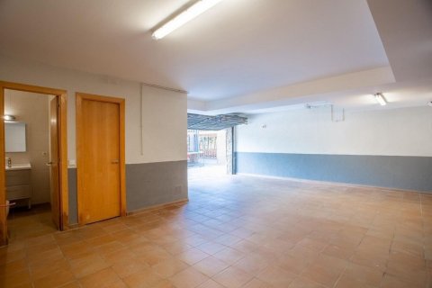 Продажа виллы Сан-Андреу-де-Льяванерес, Барселона, Испания 5 спален, 461м2 №132819 - фото 19