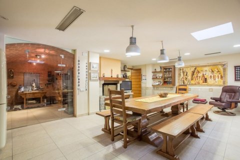 Продажа виллы Сан-Висенс де Монтальт, Барселона, Испания 5 спален, 550м2 №132818 - фото 28