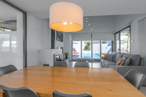Продажа виллы в Кониль-де-ла-Фронтера, Кадис, Испания 4 спальни, 335м2 №120410 - фото 7