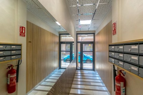 Apartamento en venta Torrevieja, Alicante, España 3 dormitorios,  No. 125519 - foto 29