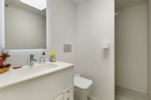 Apartamento en venta Torrevieja, Alicante, España 3 dormitorios,  No. 125519 - foto 20