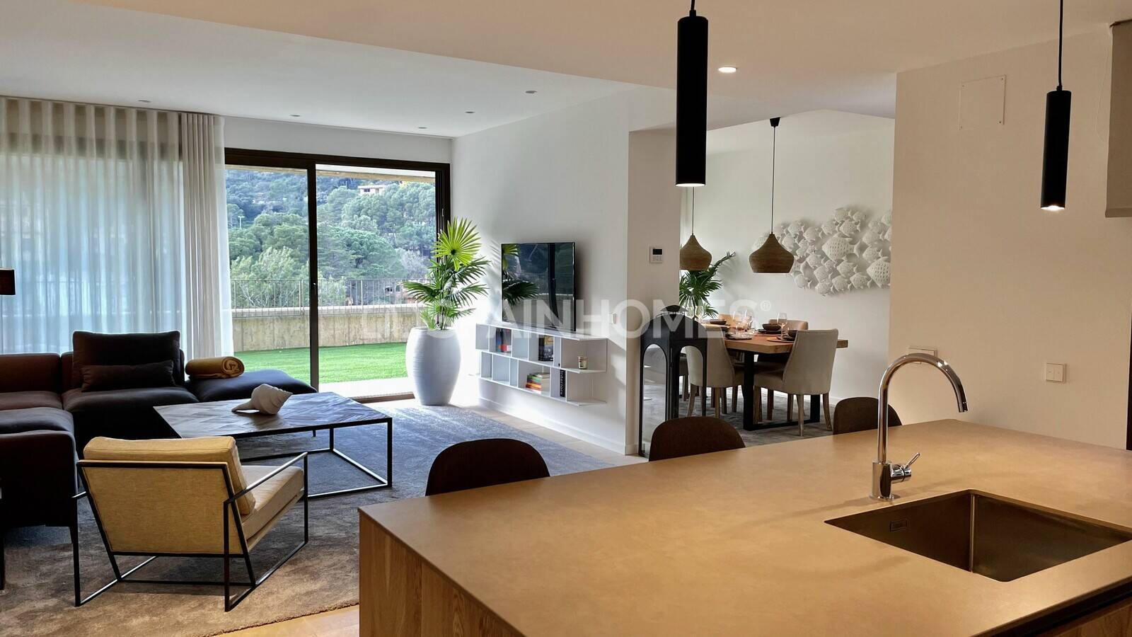 Apartment in Begur, Girona, Spain 4 bedrooms, 121 sq.m. No. 124684