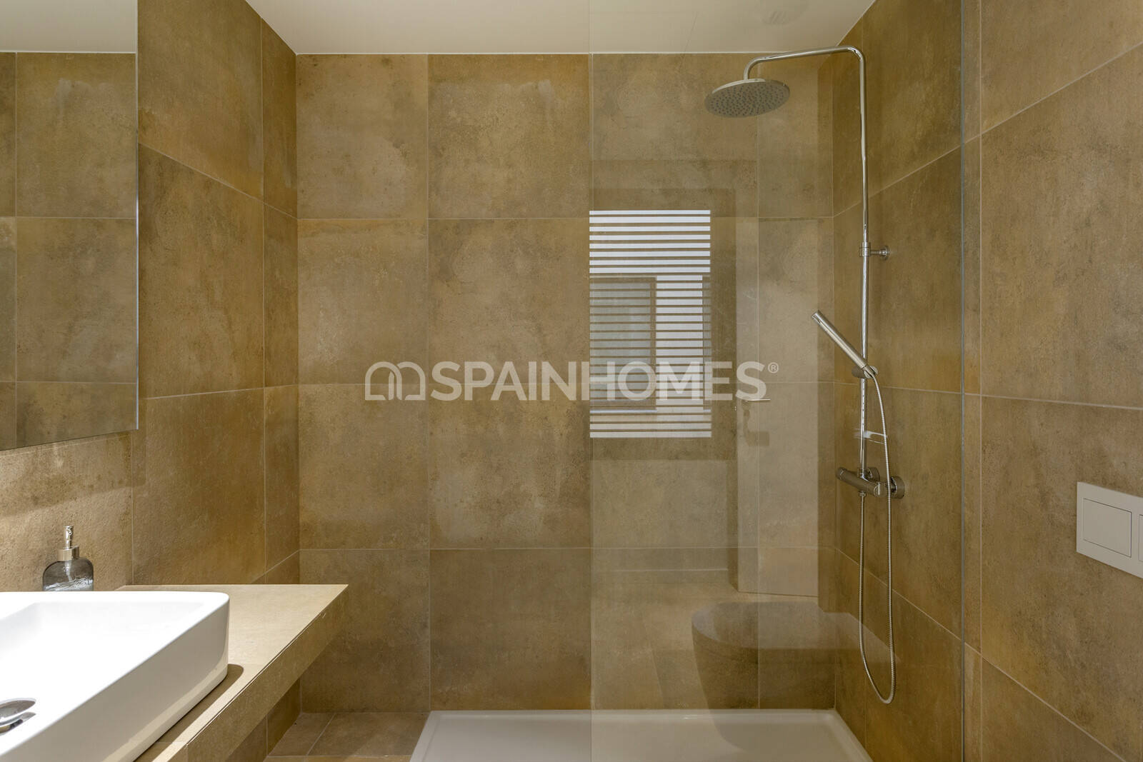 Apartment in Begur, Girona, Spain 4 bedrooms, 121 sq.m. No. 124684