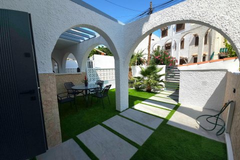 Bungalo pārdošanā Torrevieja, Alicante, Spānijā 1 istaba, 94 m2 Nr. 130630 - attēls 5