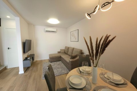 Bungalo pārdošanā Torrevieja, Alicante, Spānijā 1 istaba, 94 m2 Nr. 130630 - attēls 10