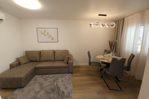 Bungalo pārdošanā Torrevieja, Alicante, Spānijā 1 istaba, 94 m2 Nr. 130630 - attēls 18