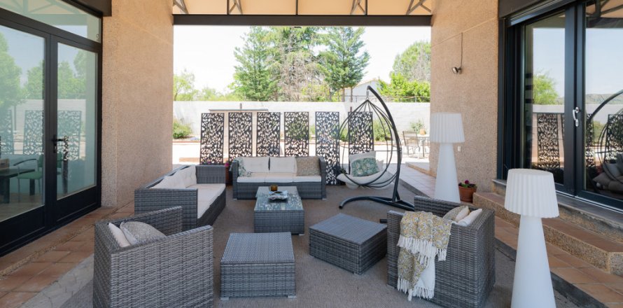 Villa Valdetorres de Jarama, Madrid, Spanien 4 sovrum, 654 kvm. Nr. 121997
