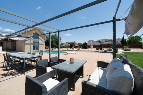 Villa till salu Valdetorres de Jarama, Madrid, Spanien 4 sovrum, 654 kvm. Nr. 121997 - foto 18