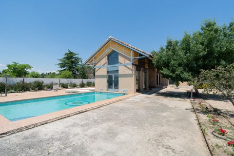 Villa till salu Valdetorres de Jarama, Madrid, Spanien 4 sovrum, 654 kvm. Nr. 121997 - foto 22