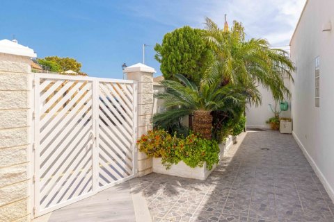 Продажа виллы в Бенальмадена, Малага, Испания 4 спальни, 385м2 №119999 - фото 1