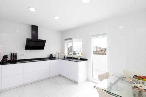 House for sale Benalmadena, Malaga, Spain 4 bedrooms, 258 sq.m. No. 119997 - photo 19