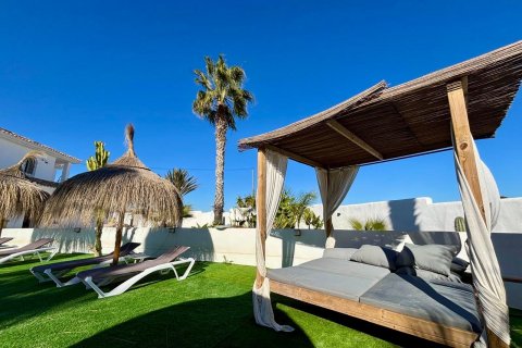 Māja pārdošanā San Miguel de Salinas, Alicante, Spānijā 4 istabas, 300 m2 Nr. 128697 - attēls 5