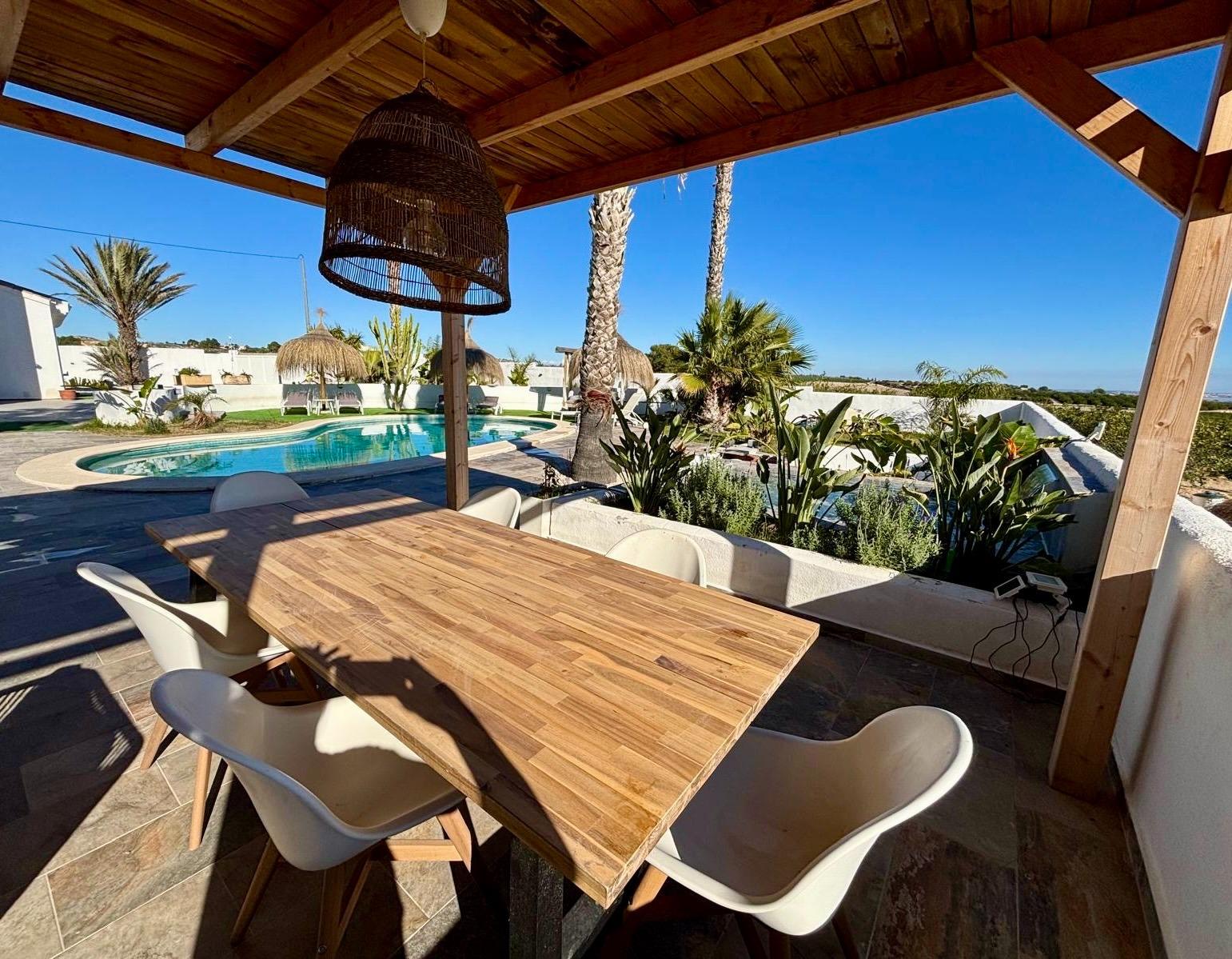 Hus i San Miguel de Salinas, Alicante, Spanien 4 sovrum, 300 kvm. Nr. 128697