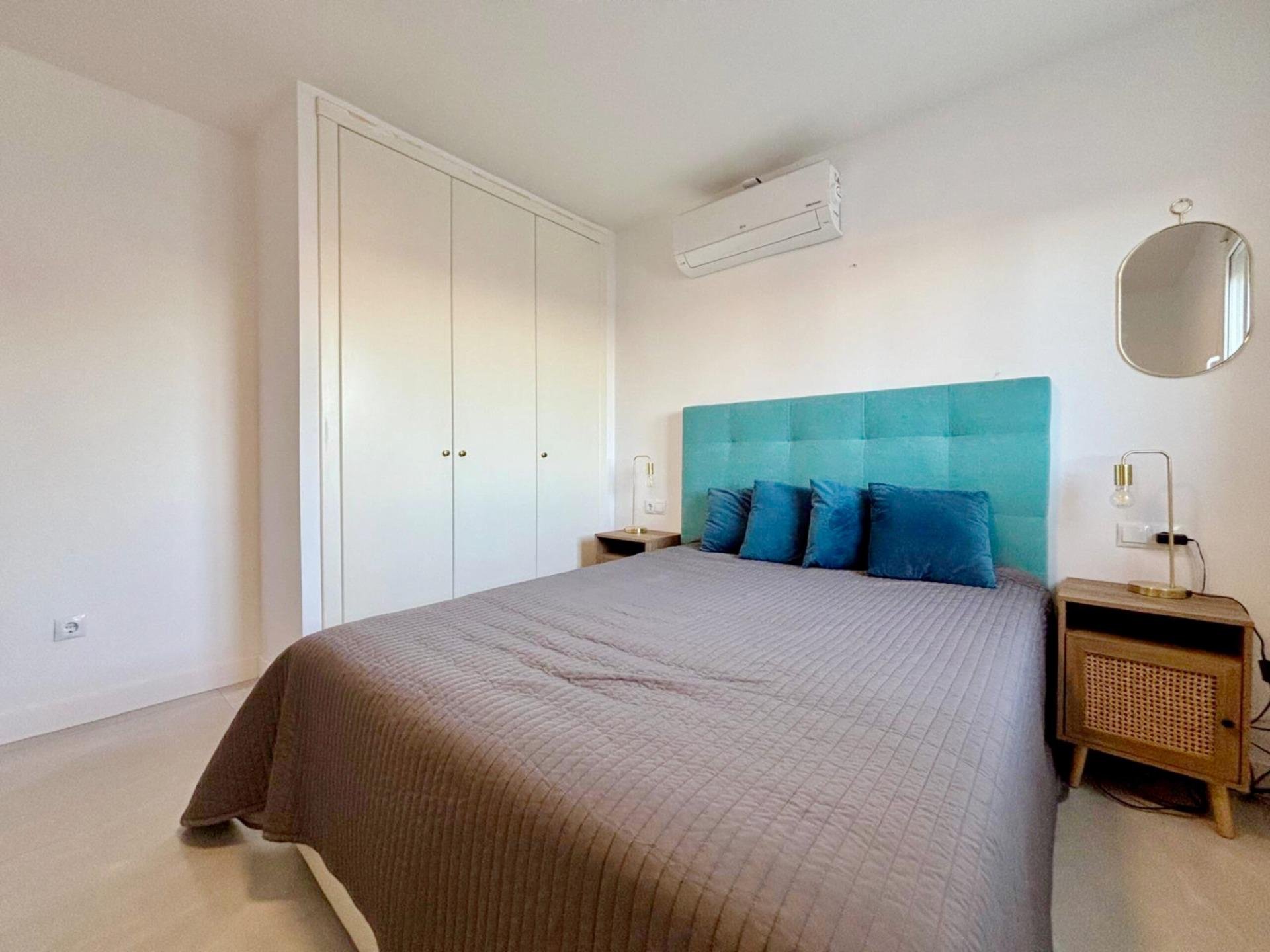 Hus i San Miguel de Salinas, Alicante, Spanien 4 sovrum, 300 kvm. Nr. 128697