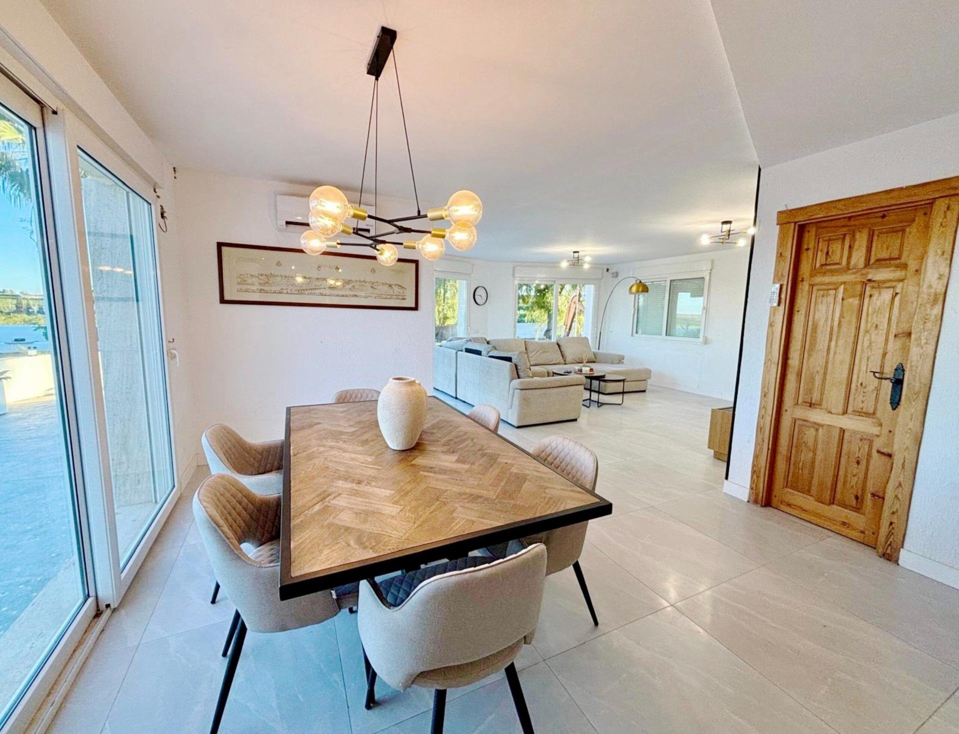 Hus i San Miguel de Salinas, Alicante, Spanien 4 sovrum, 300 kvm. Nr. 128697