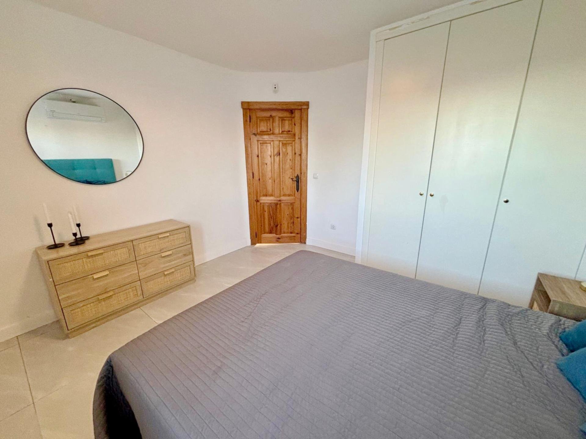 Hus i San Miguel de Salinas, Alicante, Spanien 4 sovrum, 300 kvm. Nr. 128697