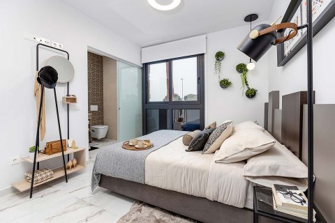 Продажа квартиры Сан-Мигель-де-Салинас, Аликанте, Испания 2 спальни, 70м2 №128327 - фото 13