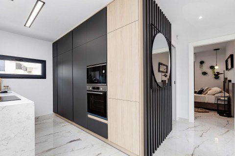 Продажа квартиры Сан-Мигель-де-Салинас, Аликанте, Испания 2 спальни, 70м2 №128327 - фото 8
