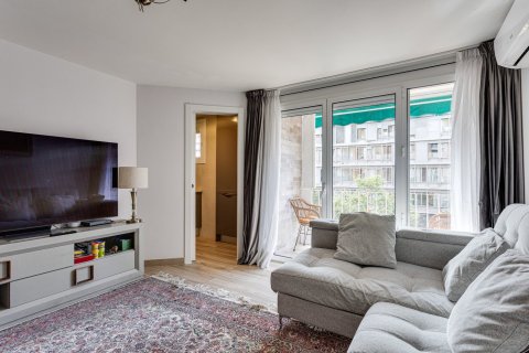 Apartment à vendre Barcelona, Espagne, 3 chambres, 95 m2 No. 130369 - photo 1