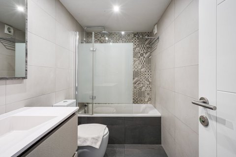 Apartment for sale Barcelona, Spain 3 bedrooms, 125 sq.m. No. 130374 - photo 23