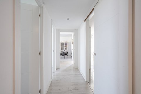 Apartment for sale Barcelona, Spain 3 bedrooms, 125 sq.m. No. 130374 - photo 21