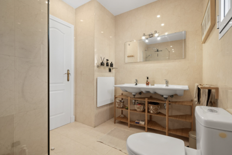Apartment for sale Manilva, Malaga, Spain 2 bedrooms, 109 sq.m. No. 127495 - photo 15
